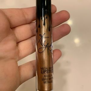 Kylie King K metal matte lipstick